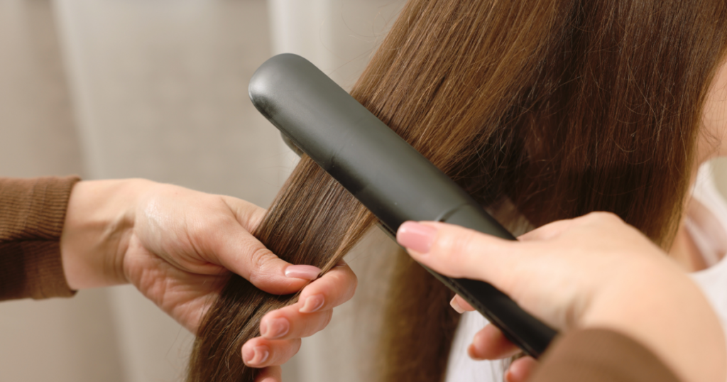 髪が傷まないヘアアイロンの正しい使い方・ツヤを保つスタイリング方法