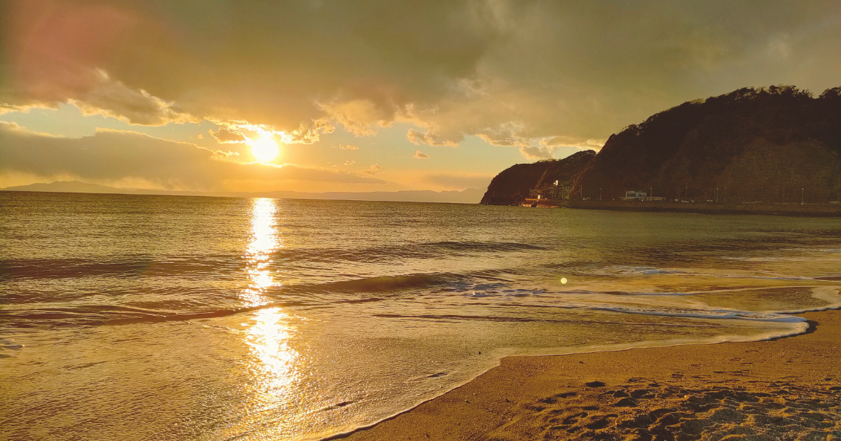 30〜50代の大人女性に合う逗子の美容室選びを解説するガイド記事のアイキャッチ画像